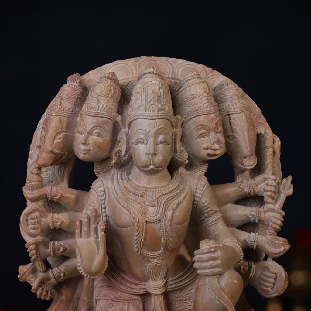 panchmukhi-hanuman-idol-close-view.jpg